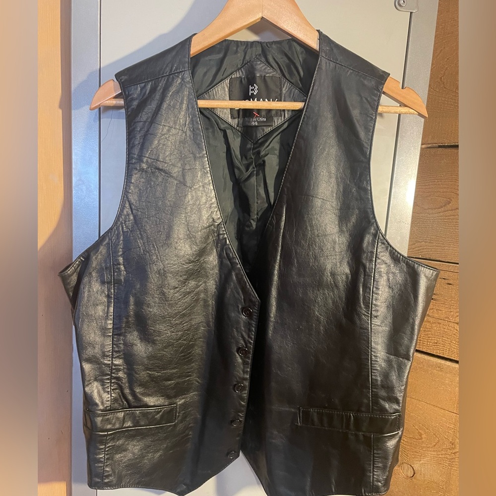 Men’s 44 authentic genuine leather vest
